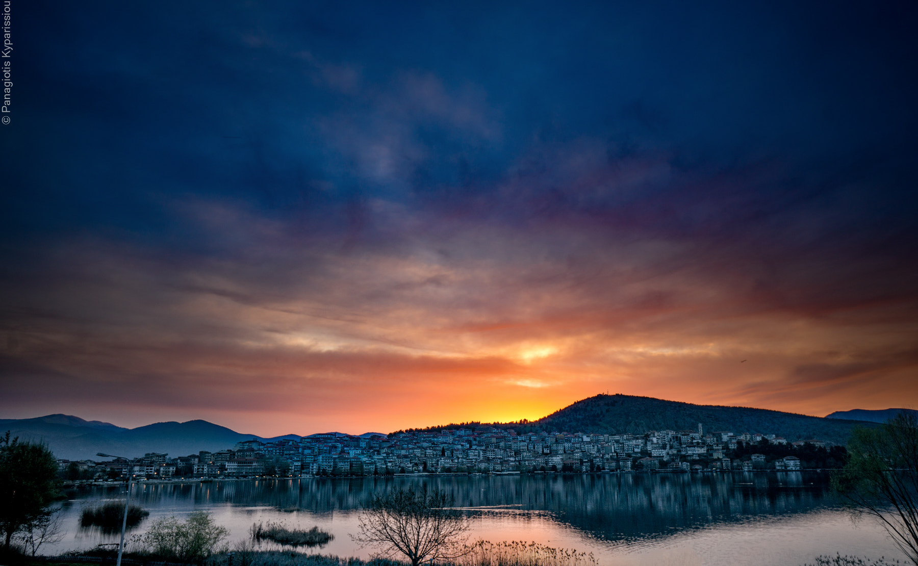 Sony Alpha NEX-6 + Sony E 16mm F2.8 sample photo. Looking from my balcony photography