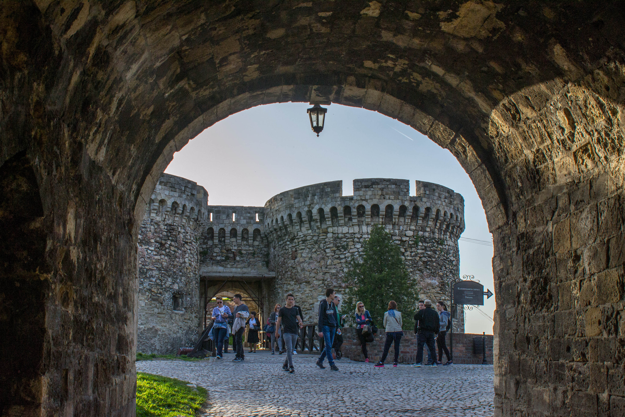 Nikon D3100 + AF Zoom-Nikkor 28-200mm f/3.5-5.6D IF sample photo. A warm spring day at the fortress photography