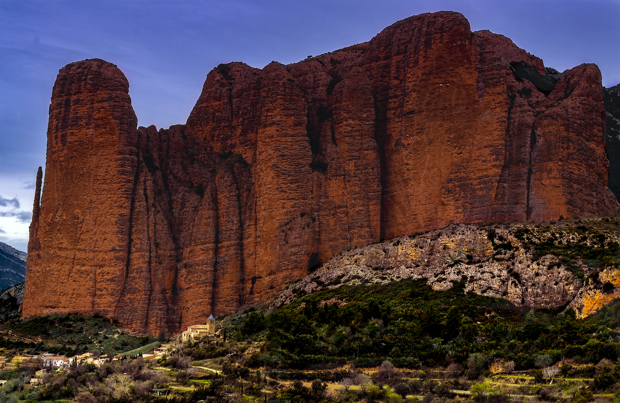 Nikon D610 + Sigma 24-70mm F2.8 EX DG Macro sample photo. Mallos de riglos photography