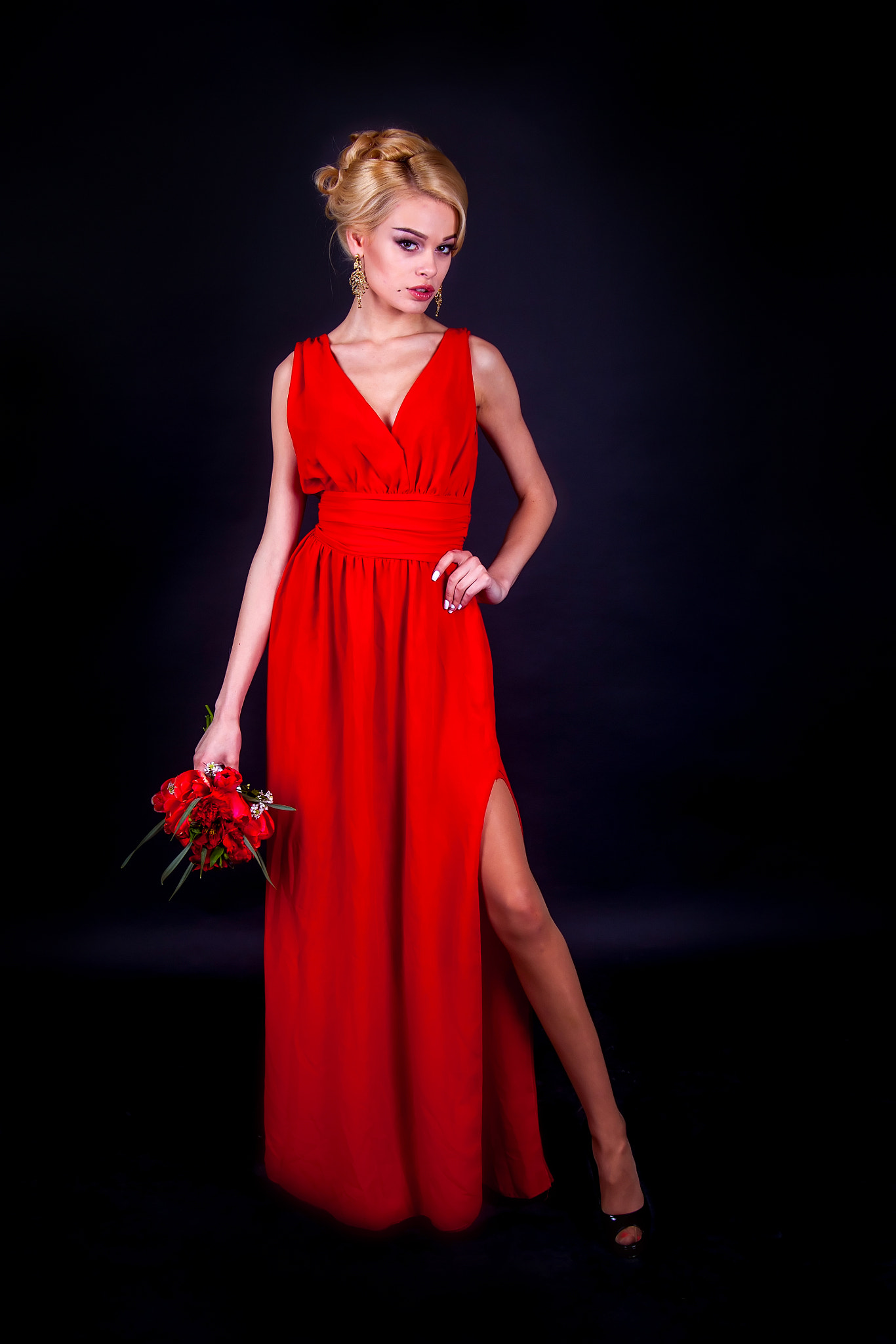 Canon EF 35-105mm f/3.5-4.5 sample photo. Blonde in red photography