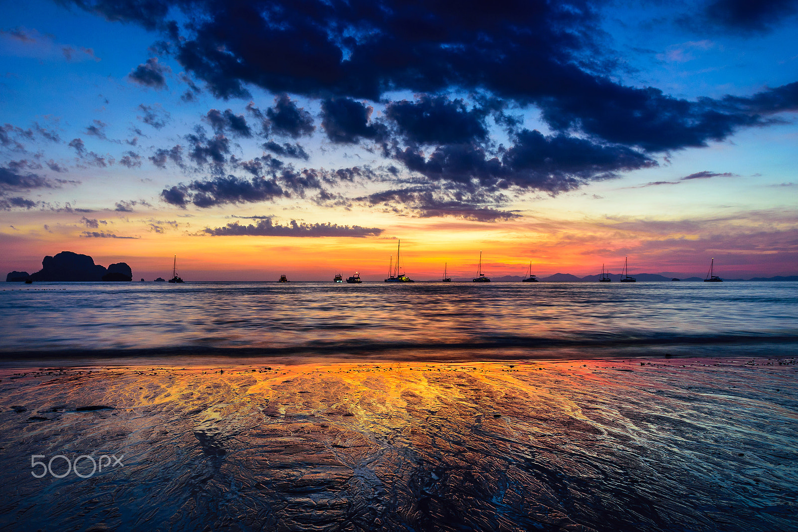 Nikon D5300 + Sigma 17-70mm F2.8-4 DC Macro OS HSM | C sample photo. Railay beach sunset photography