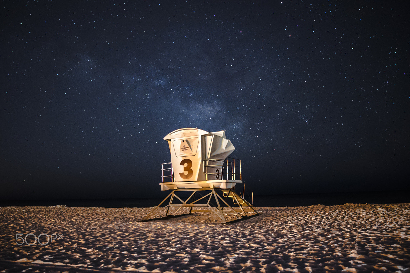 Nikon D5300 + Samyang 16mm F2 ED AS UMC CS sample photo. Lifeguard tower on pensacola beach photography