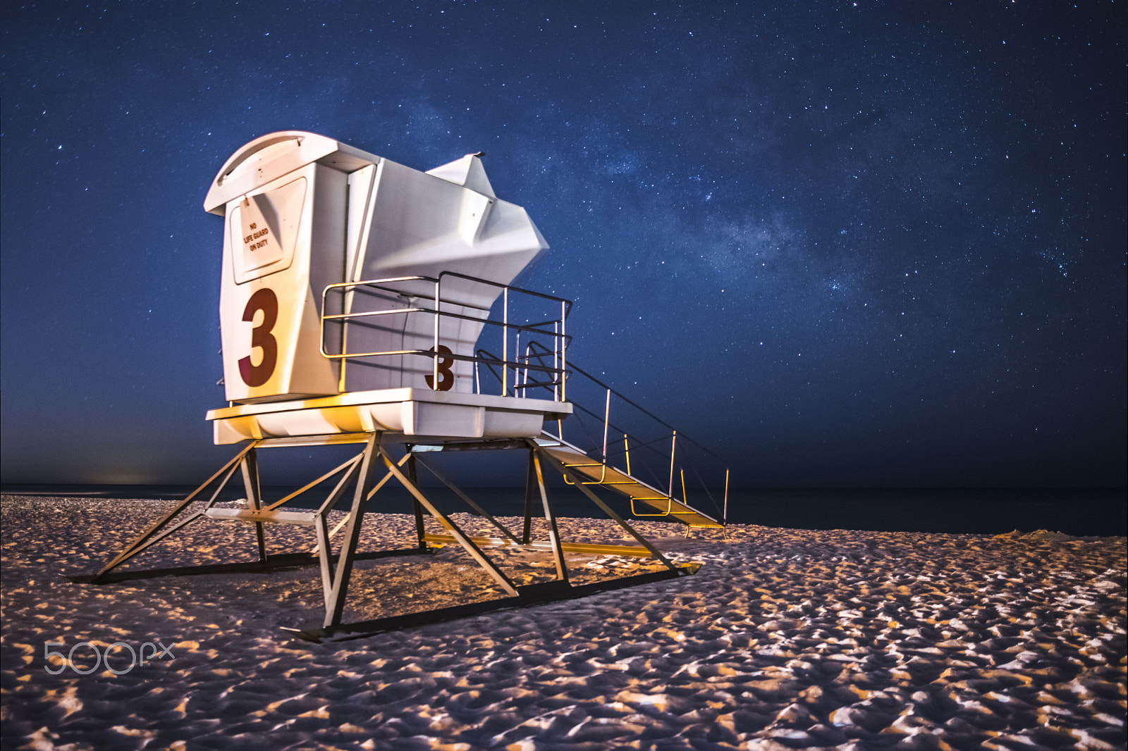 Nikon D5300 + Samyang 16mm F2 ED AS UMC CS sample photo. Lifeguard tower on pensacola beach photography