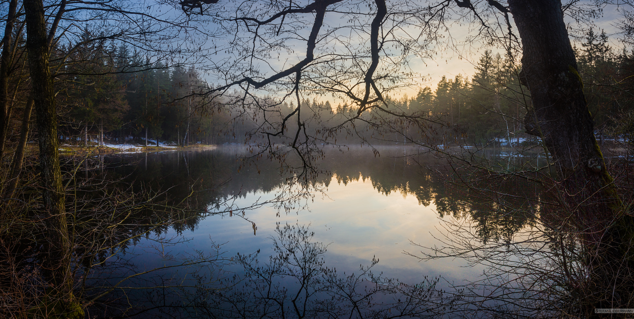 Canon EF 20-35mm F3.5-4.5 USM sample photo. Lake atmosphere photography
