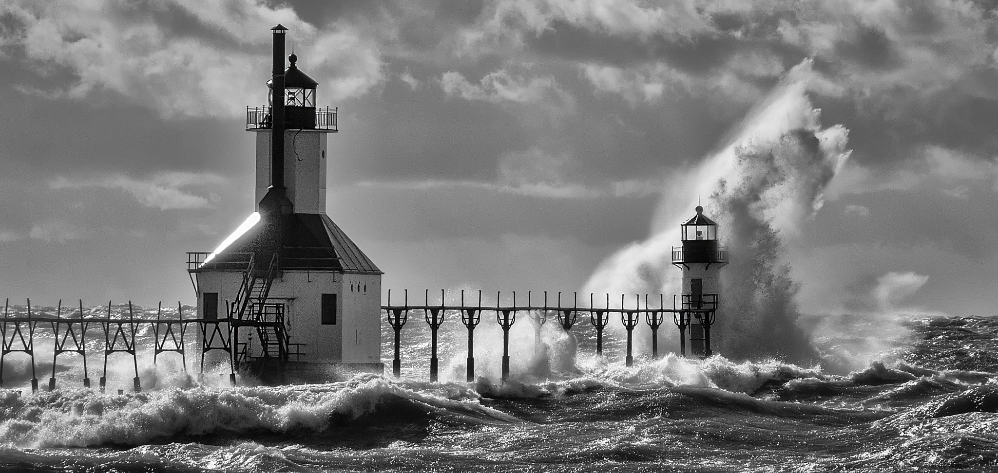 Canon EOS 7D Mark II + Tamron 18-270mm F3.5-6.3 Di II VC PZD sample photo. Stjoseph lighthouse waves bw photography