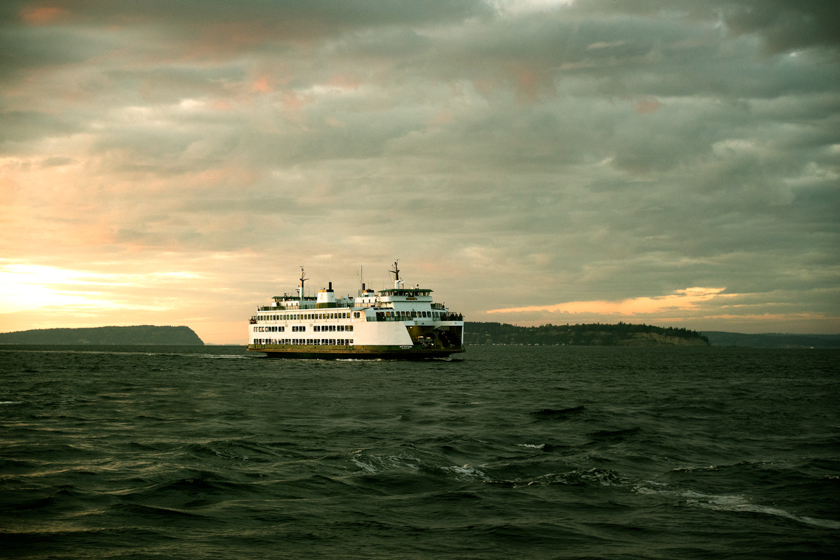 AF Zoom-Nikkor 28-70mm f/3.5-4.5D sample photo. Ferry photography