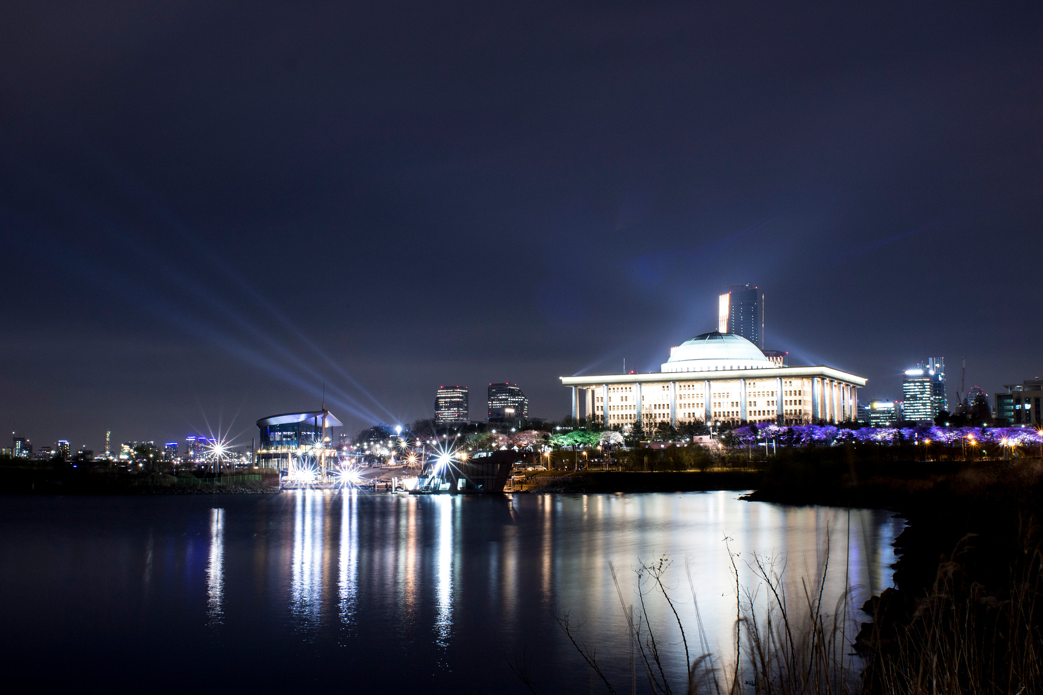 Canon EOS 100D (EOS Rebel SL1 / EOS Kiss X7) + Canon EF 28mm F1.8 USM sample photo. National assembly in seoul, korea photography