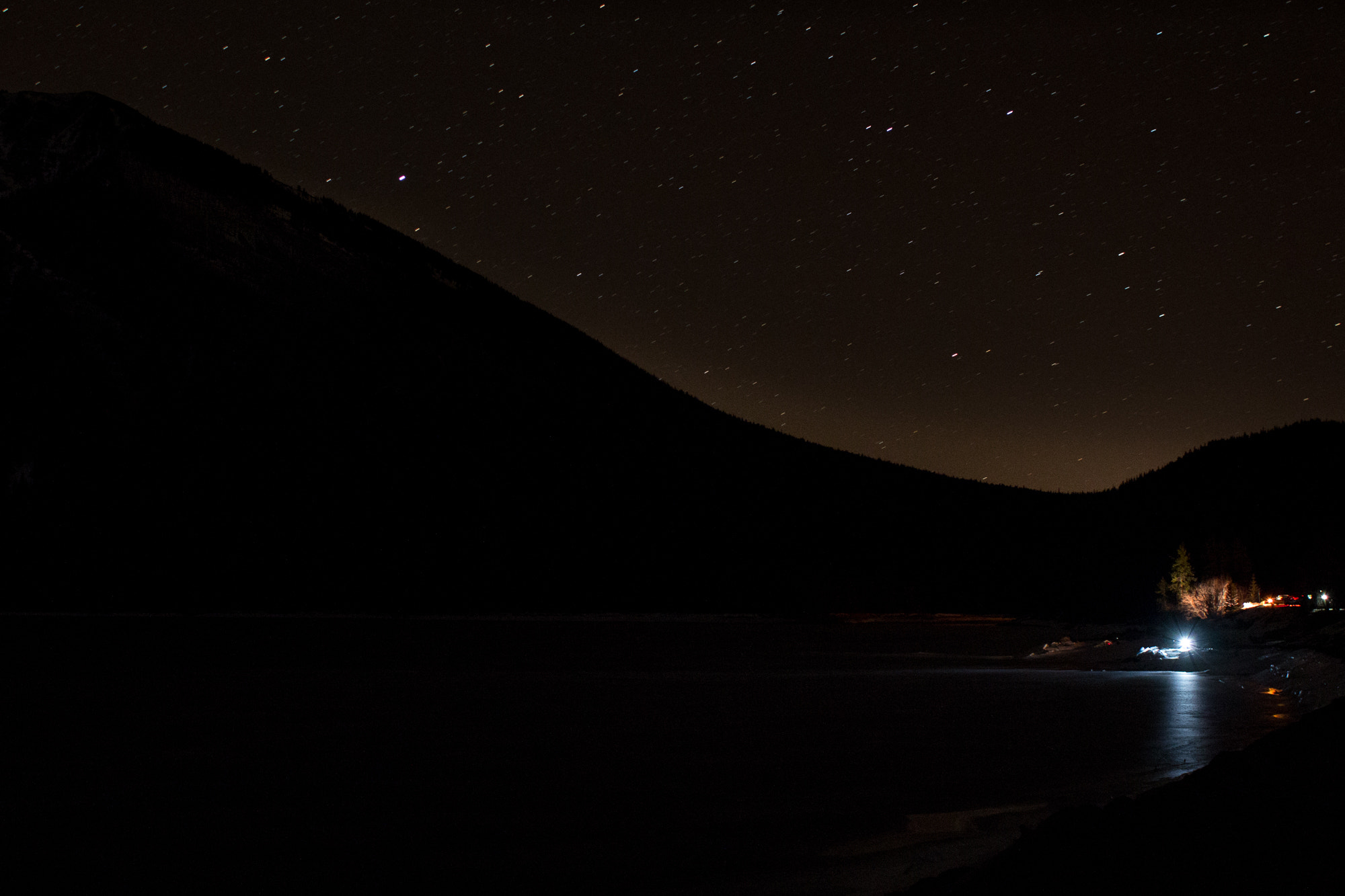 Canon EOS 700D (EOS Rebel T5i / EOS Kiss X7i) + Canon EF 28mm F1.8 USM sample photo. Banff night photography