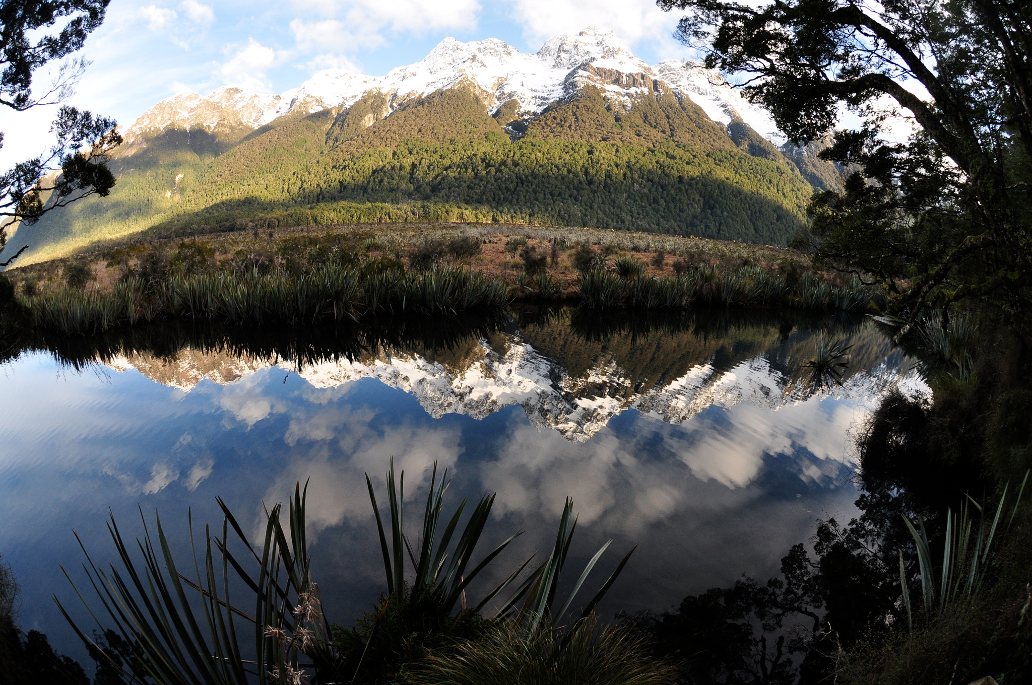 Nikon AF DX Fisheye-Nikkor 10.5mm F2.8G ED sample photo. Just a ripple... photography