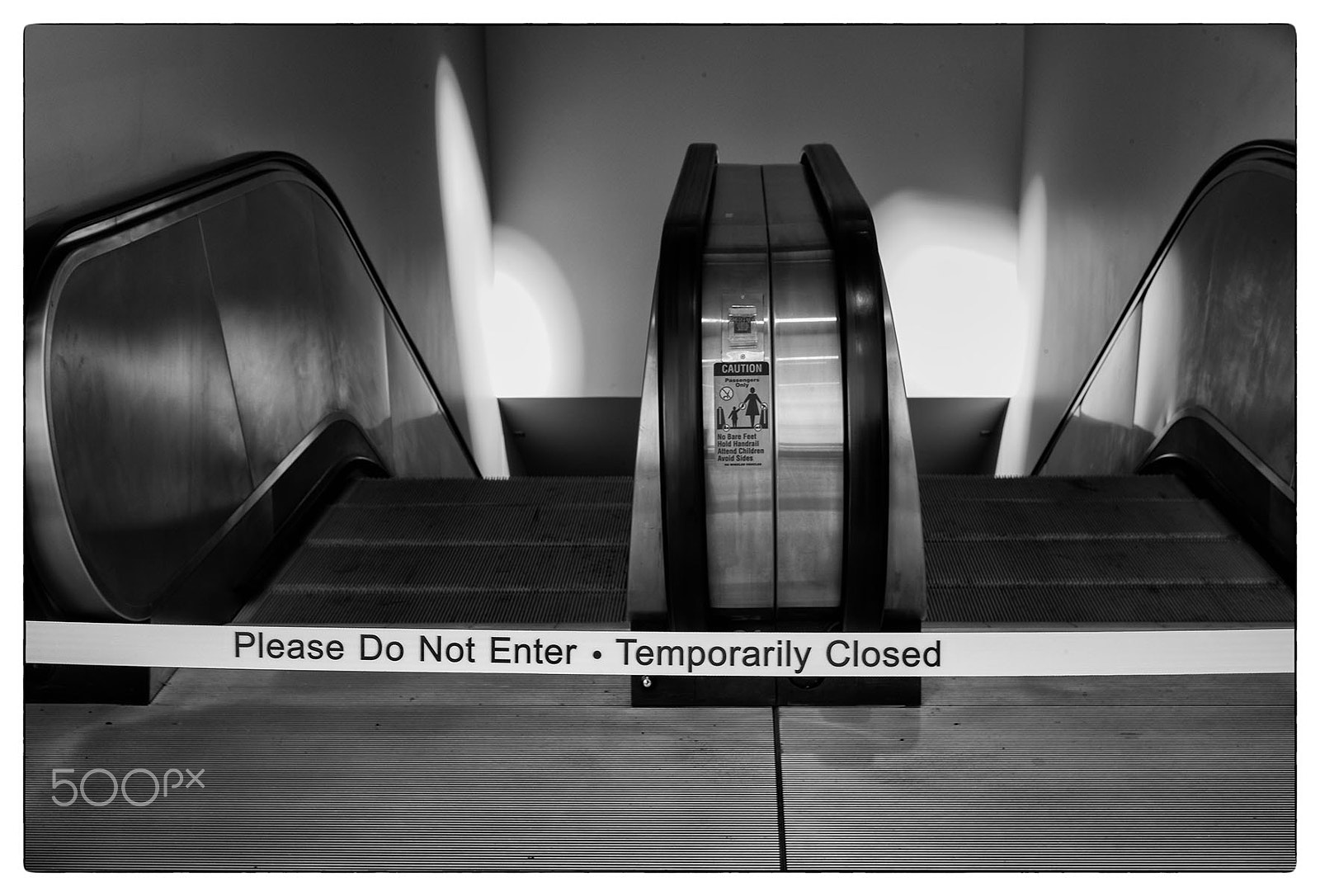 Leica Summarit-M 50mm F2.4 sample photo. The temporary situation photography