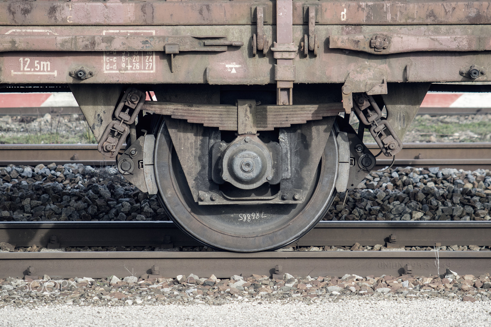Canon EF 55-200mm F4.5-5.6 II USM sample photo. Wheel photography