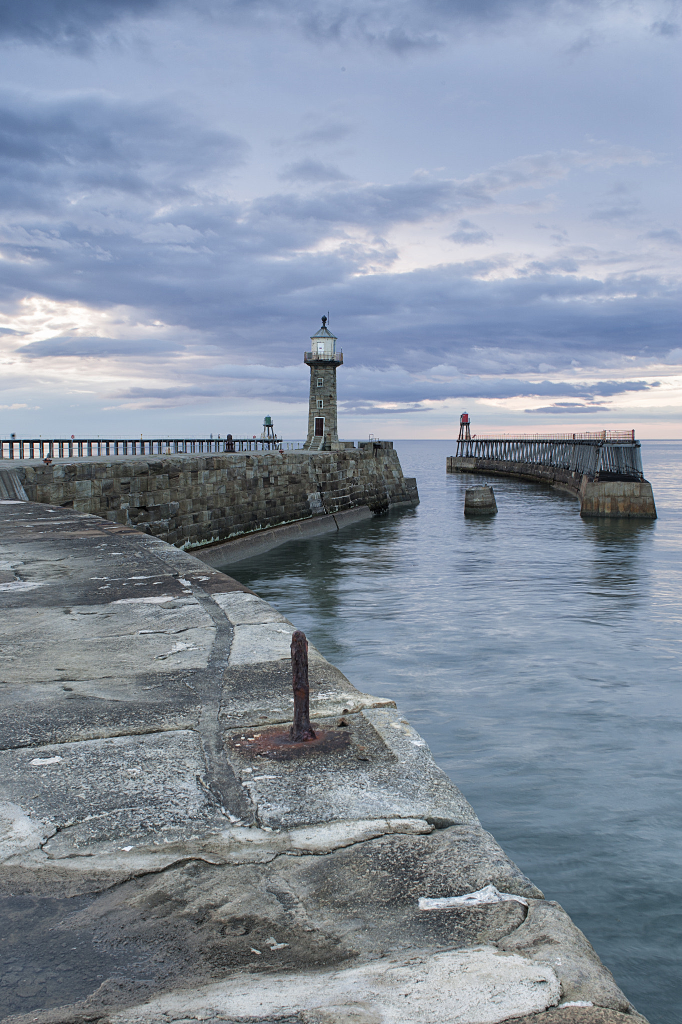 Canon EOS-1D Mark II sample photo. Whitby pier 2 photography