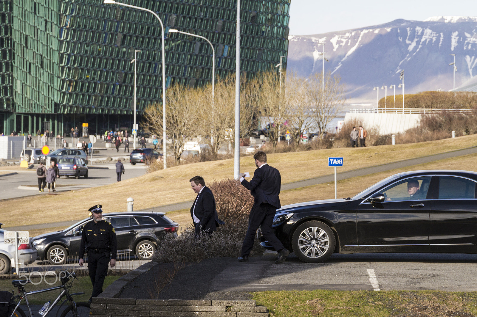 Sigma 24-105mm f/4 DG OS HSM | A sample photo. Icelands prime minister.jpg photography