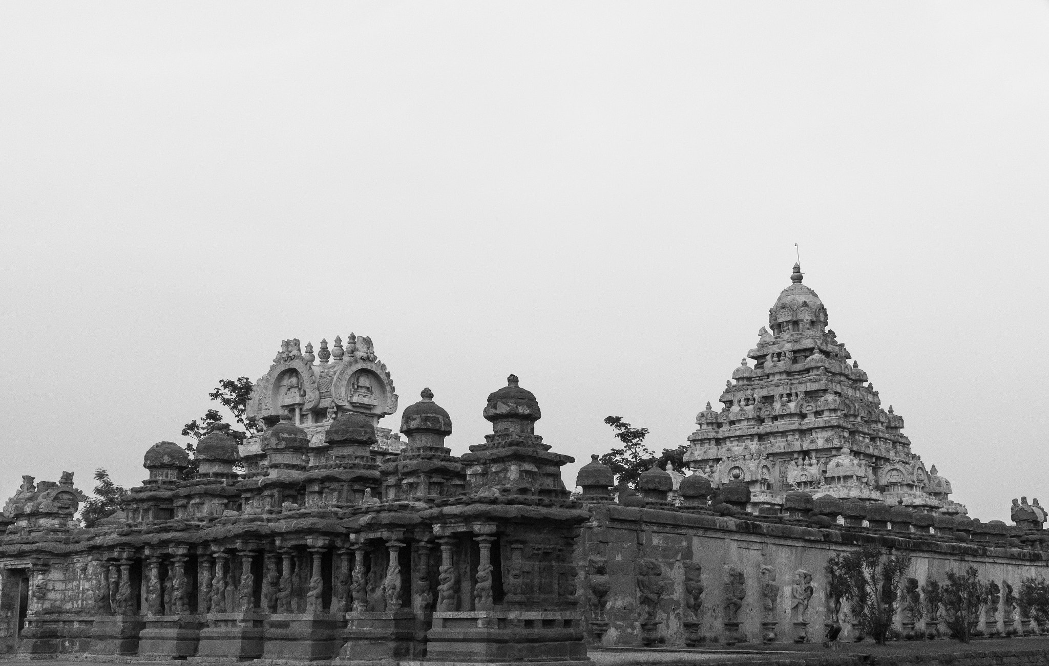 Sony ILCA-77M2 sample photo. Kailasanathar temple photography