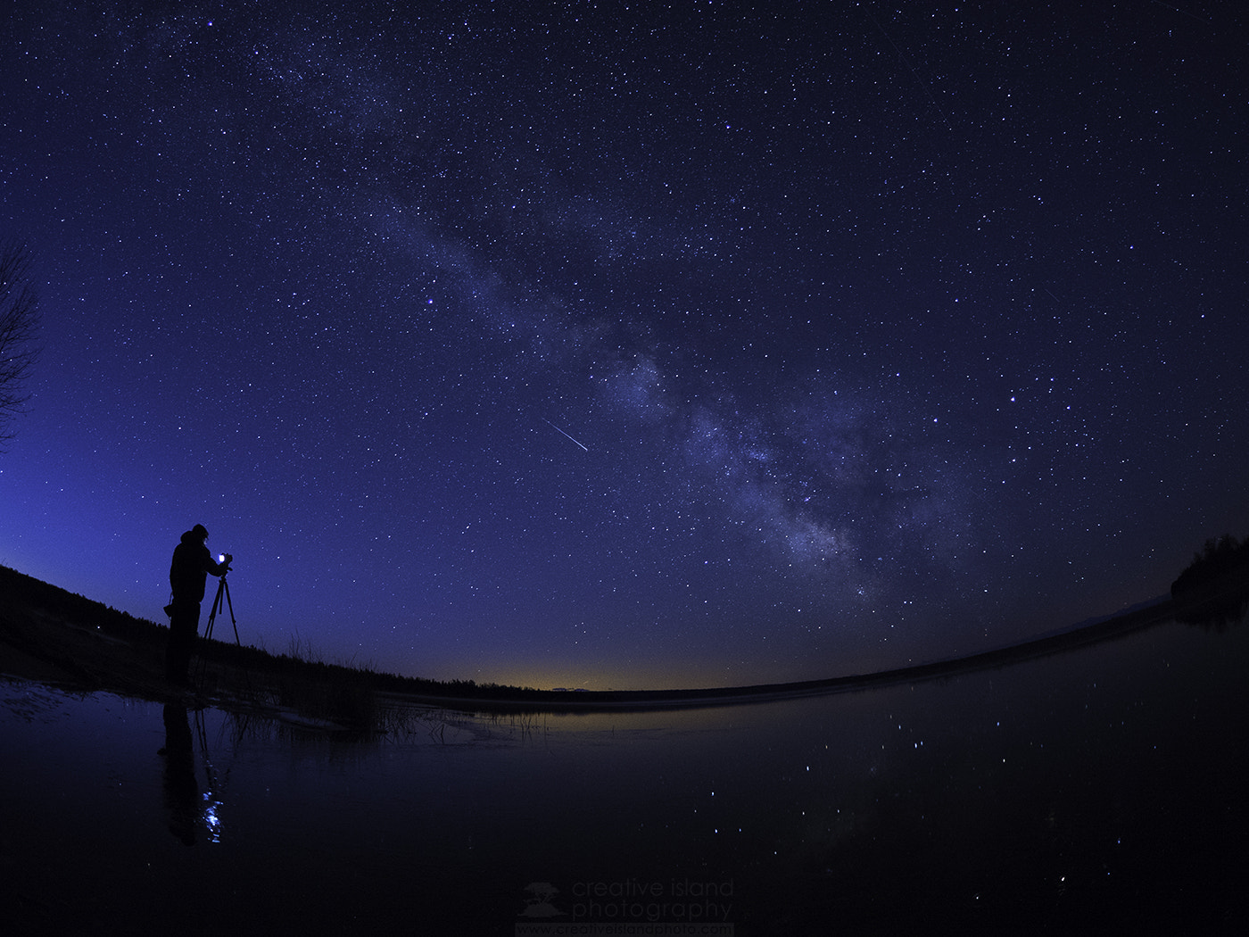 Olympus OM-D E-M5 II + OLYMPUS M.8mm F1.8 sample photo. Shooting stars photography