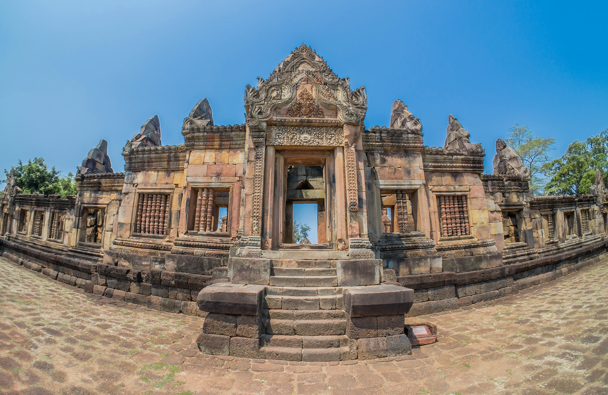 Sony Alpha NEX-C3 + Sony E 16mm F2.8 sample photo. Sand stone castle photography