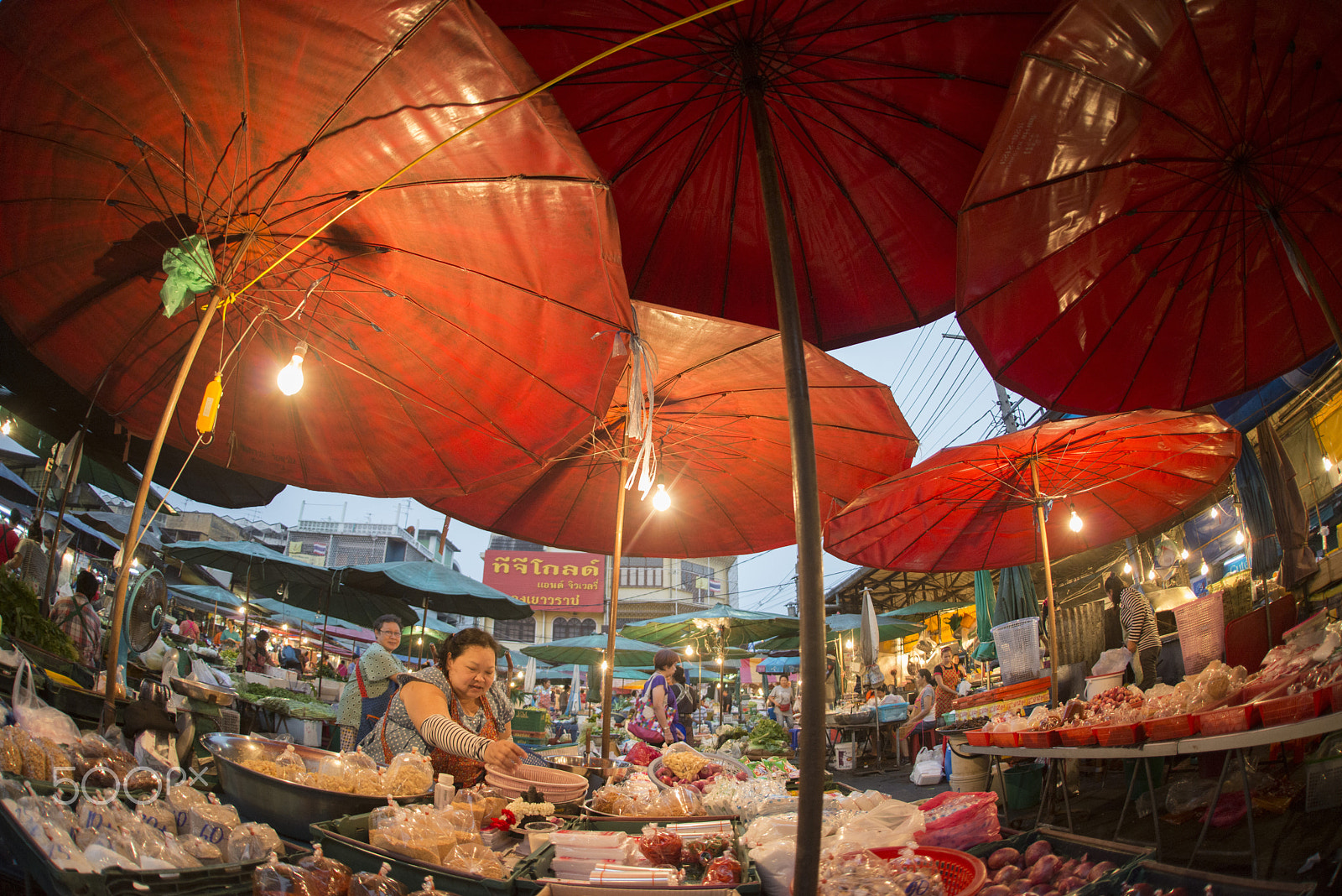 Nikon D800 + Sigma 15mm F2.8 EX DG Diagonal Fisheye sample photo. Asia thailand bangkok nothaburi morning market photography