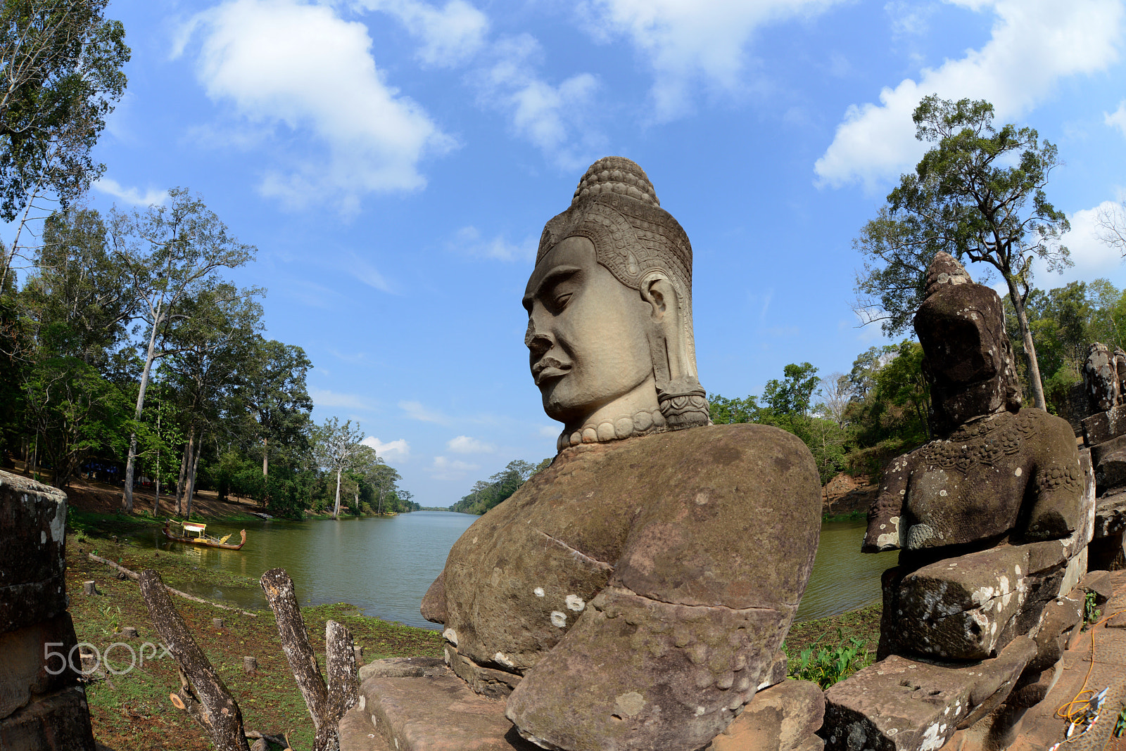 Nikon D800 + Sigma 15mm F2.8 EX DG Diagonal Fisheye sample photo. Asia cambodia angkor thom photography