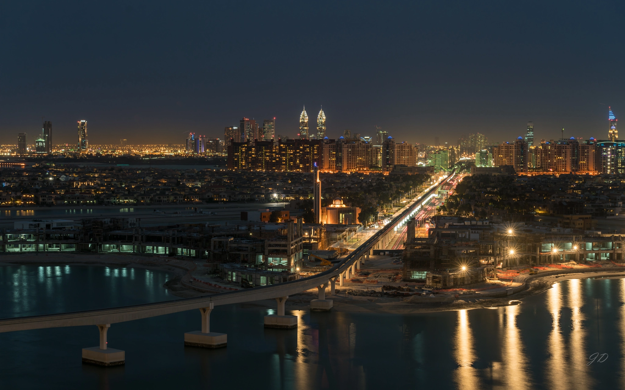 Sony a7R II + 70-200mm F2.8 sample photo. Jumeirah palm monorail photography