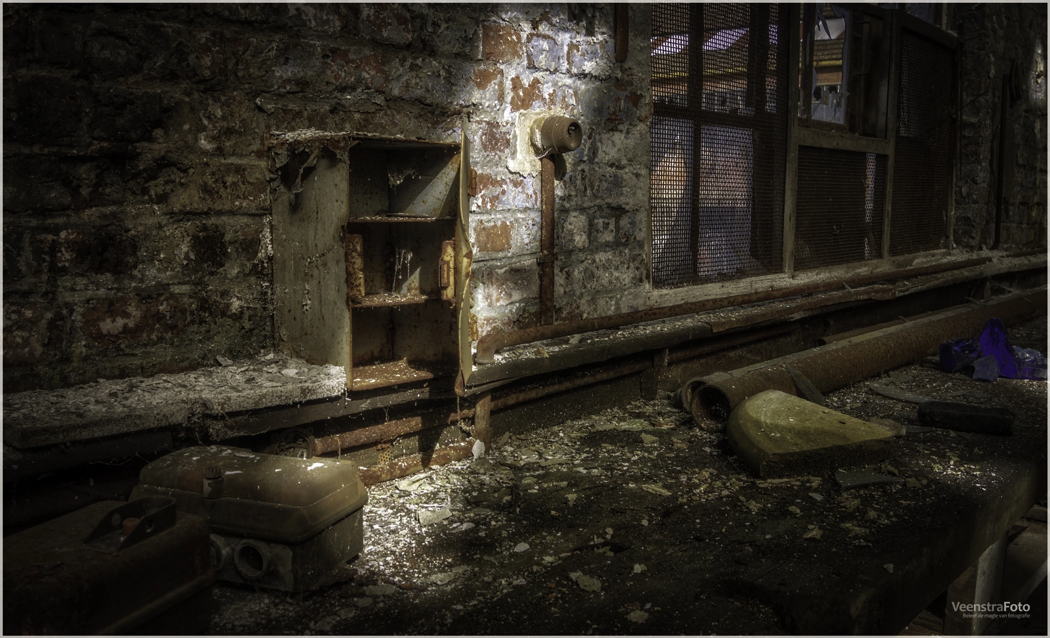 Tokina AT-X Pro 12-24mm F4 (IF) DX sample photo. Cristallerie val saint lambert photography