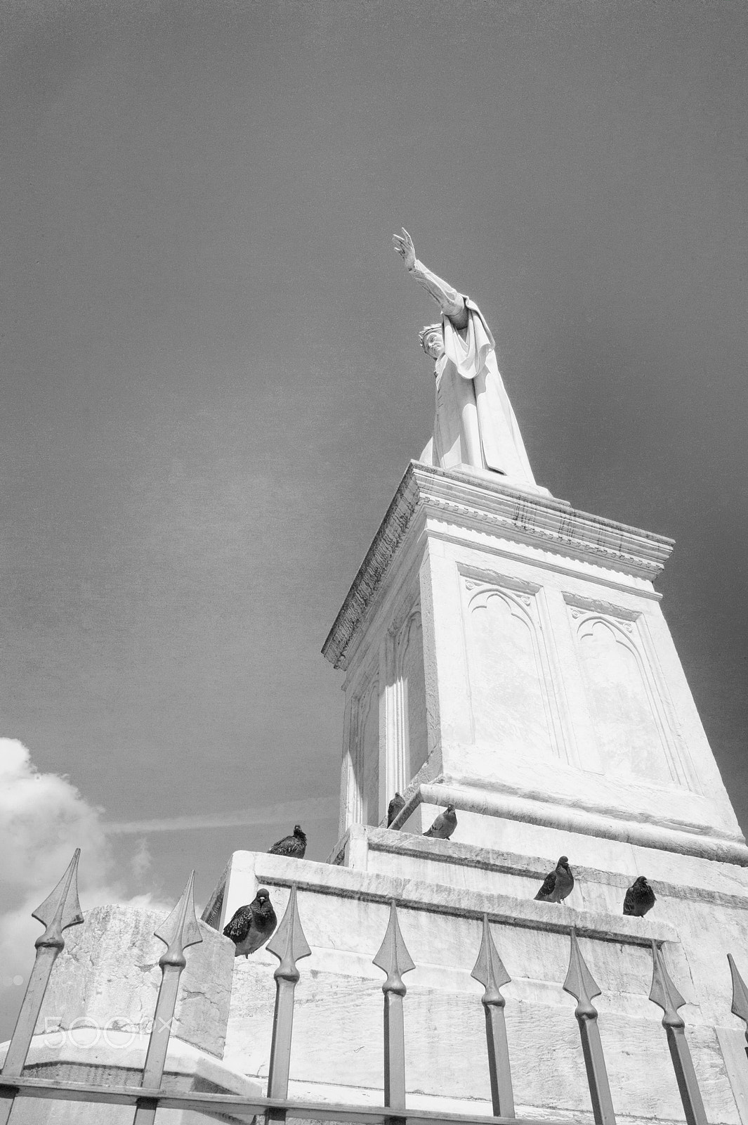 Leica Elmar-M 24mm F3.8 ASPH sample photo. Piazza dante, naples photography