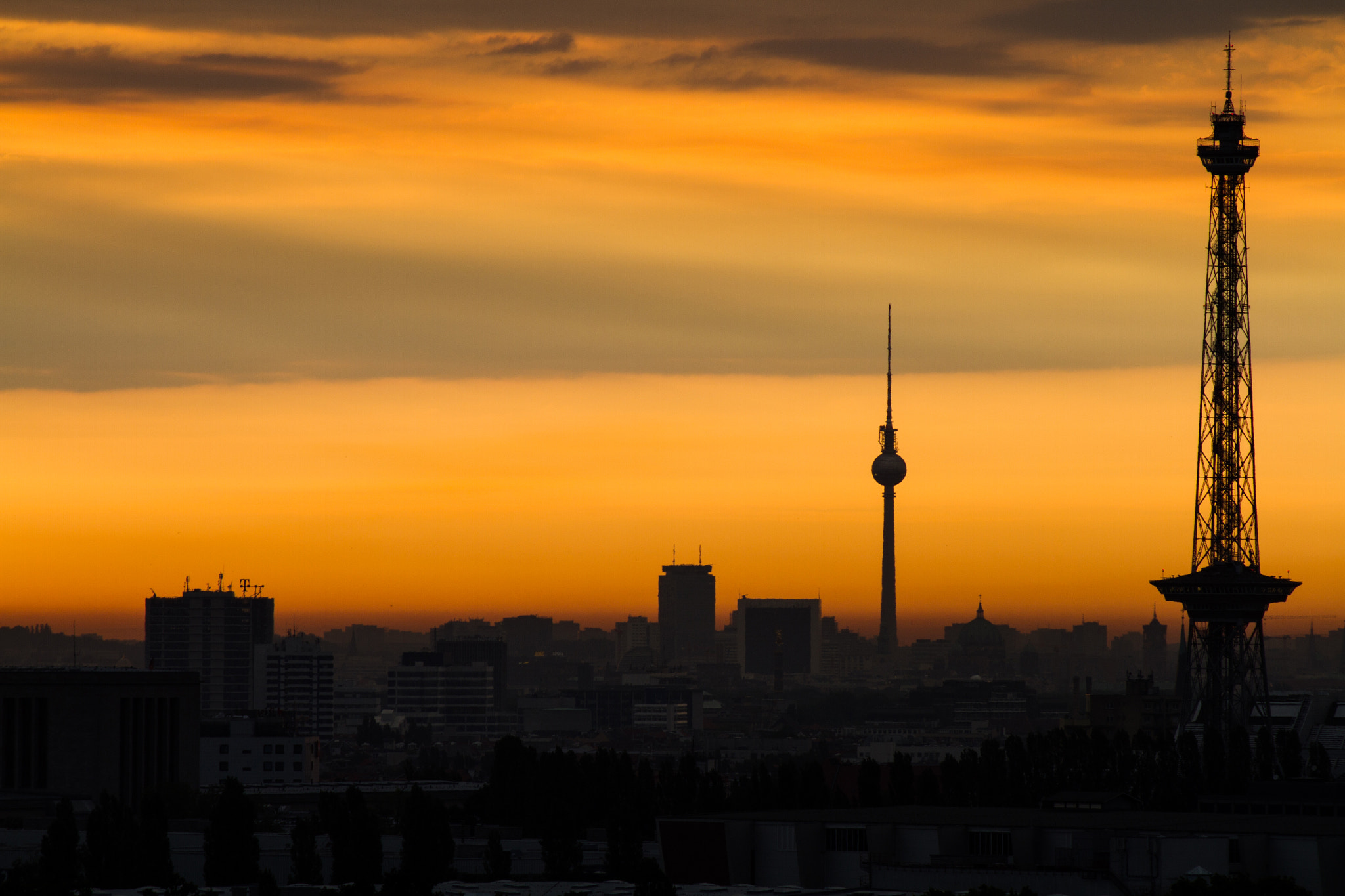 Canon EF 100-300mm F4.5-5.6 USM sample photo. Berlin sunrise photography