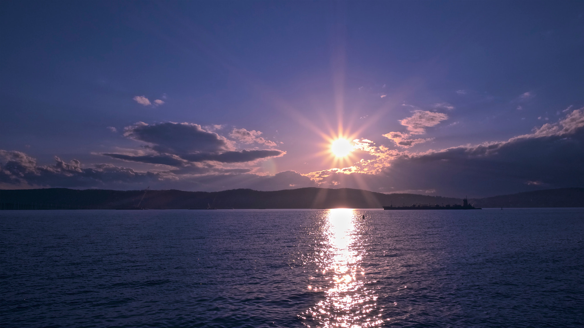 Panasonic Lumix DMC-GF1 + LEICA DG SUMMILUX 15/F1.7 sample photo. The hudson river photography