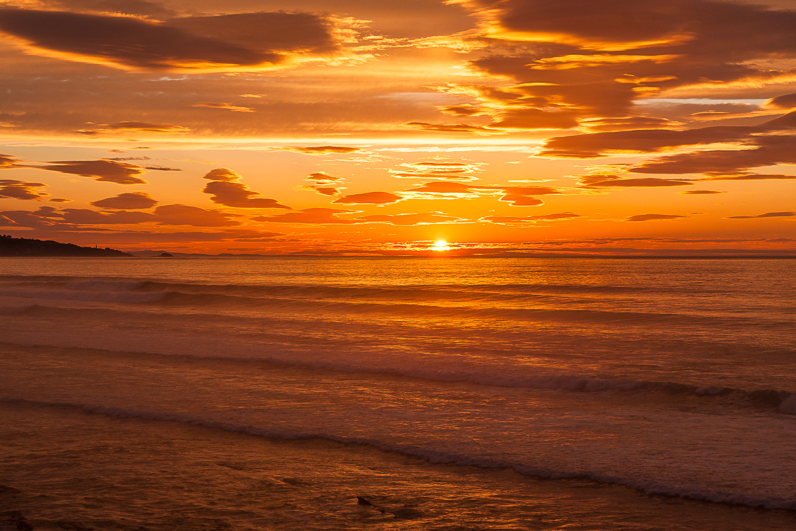 Canon EOS 40D + Sigma 18-50mm f/2.8 Macro sample photo. Coucher de soleil sur la mer photography