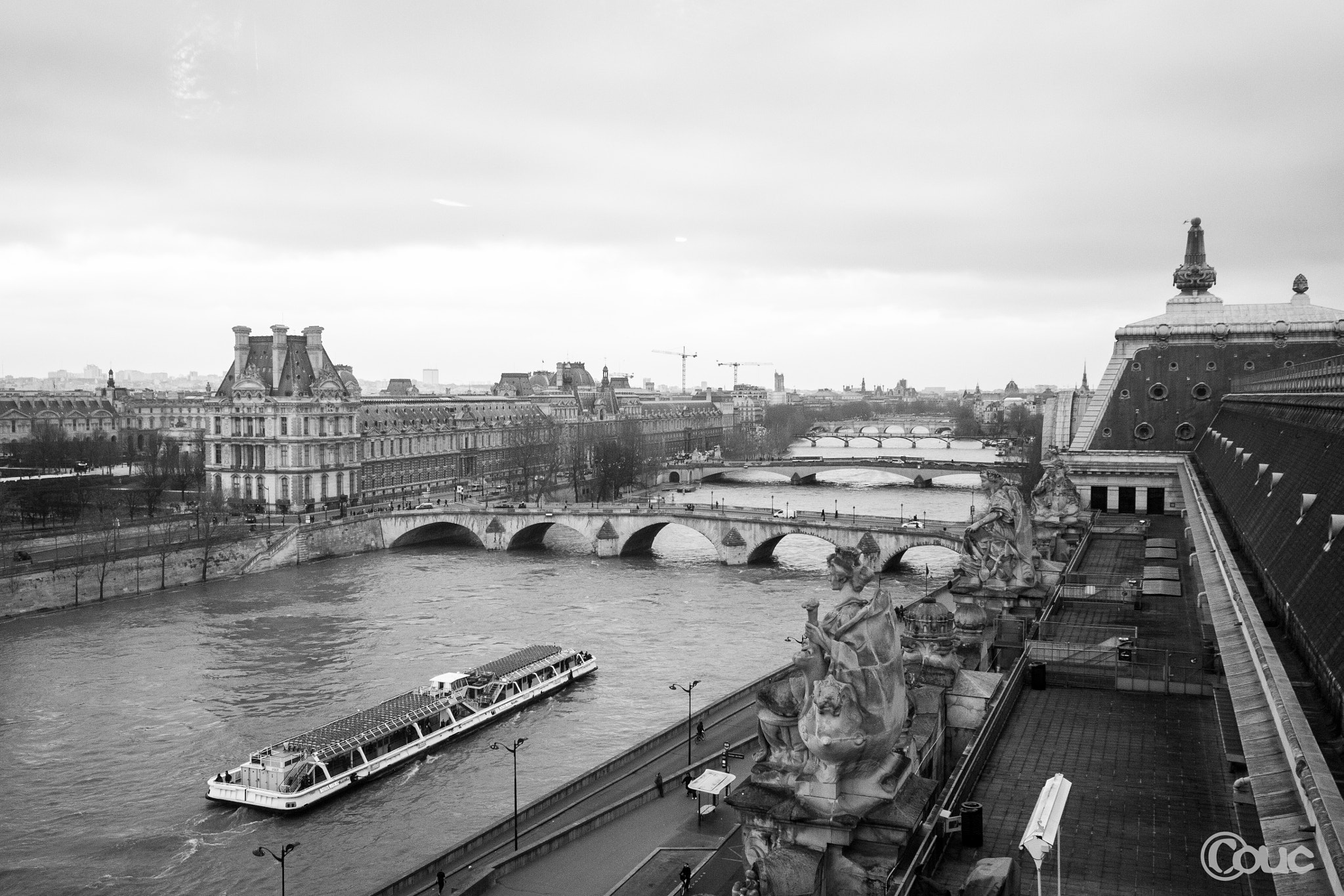 Canon EF-S 10-18mm F4.5–5.6 IS STM sample photo. Les deux musées séparés par la seine photography