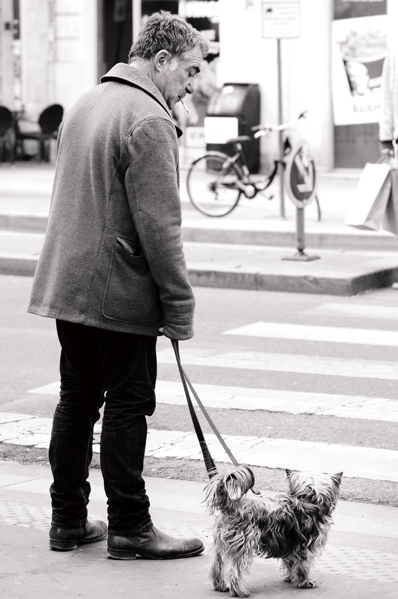 Nikon D70 + Nikon AF Nikkor 85mm F1.8D sample photo. Old man photography