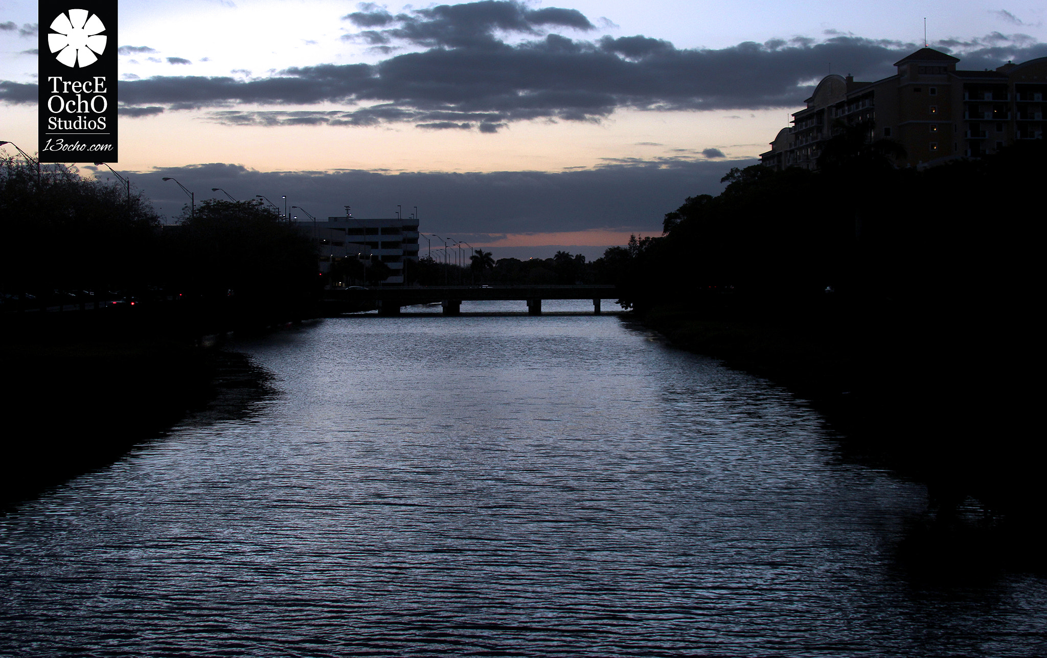 Canon EF 35-350mm F3.5-5.6L USM sample photo. Buenas noches photography