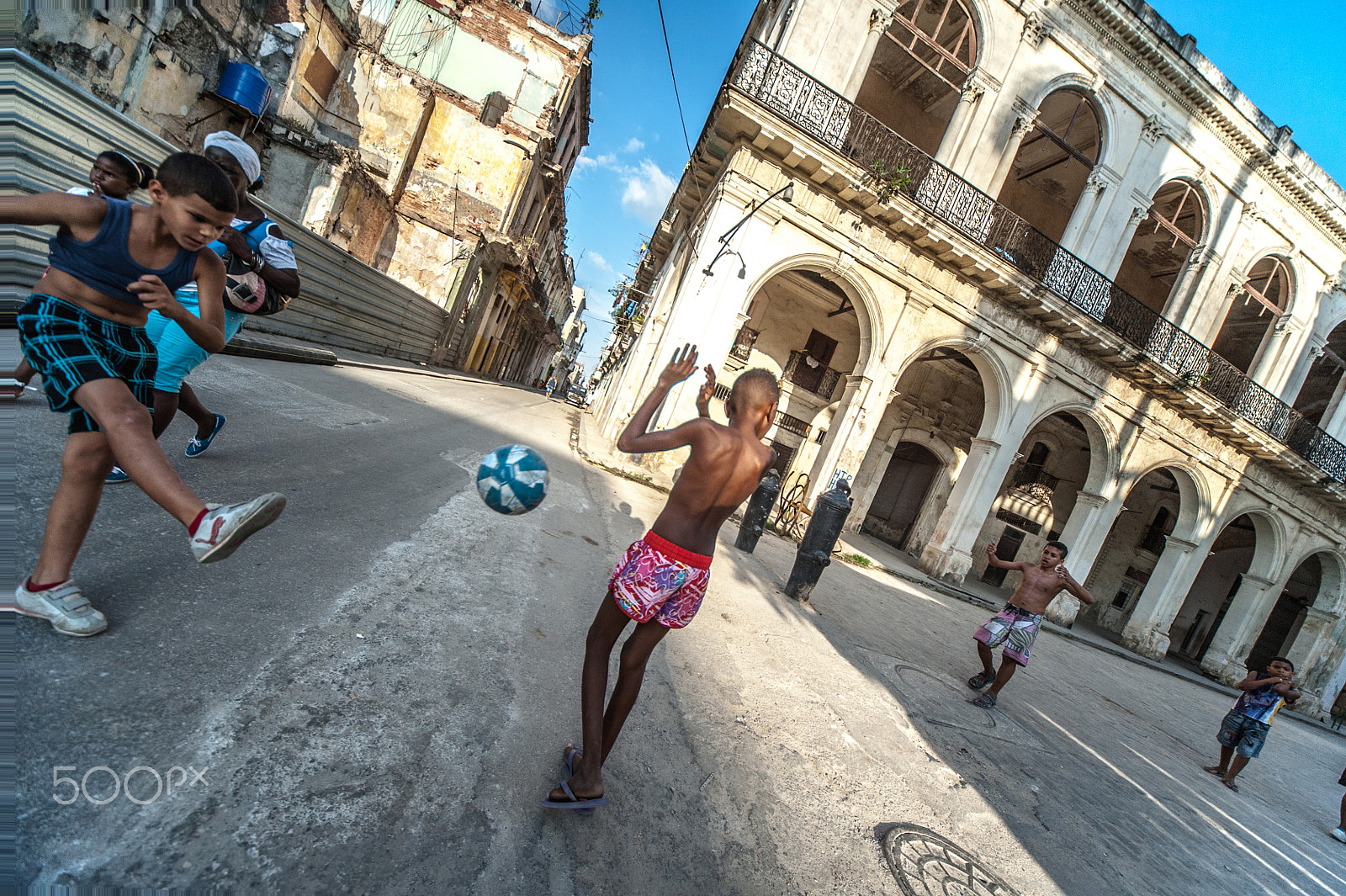 Sigma 12-24mm F4.5-5.6 EX DG Aspherical HSM sample photo. Street football photography