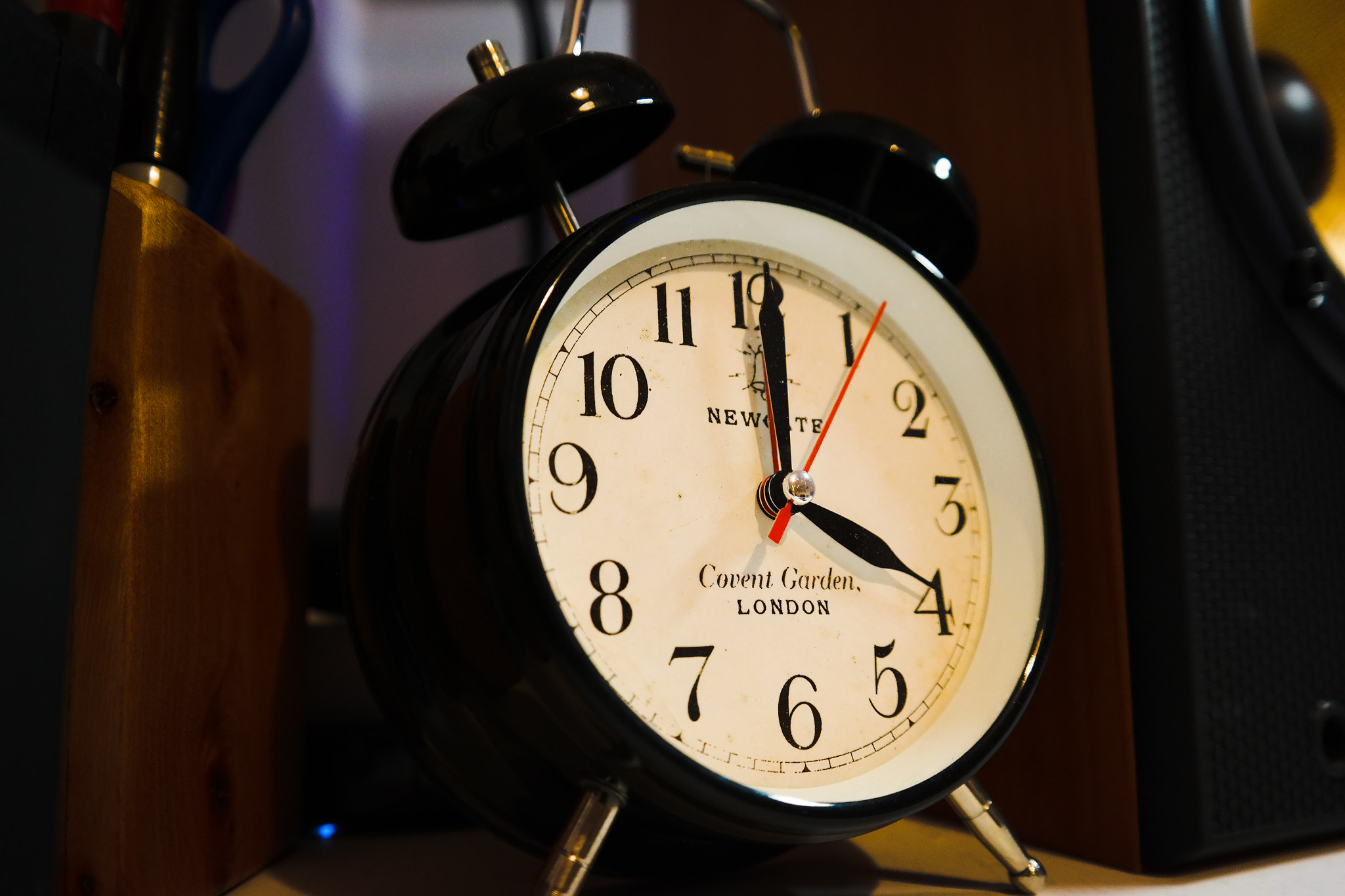 Samsung EK-GN120 sample photo. Ticking time photography