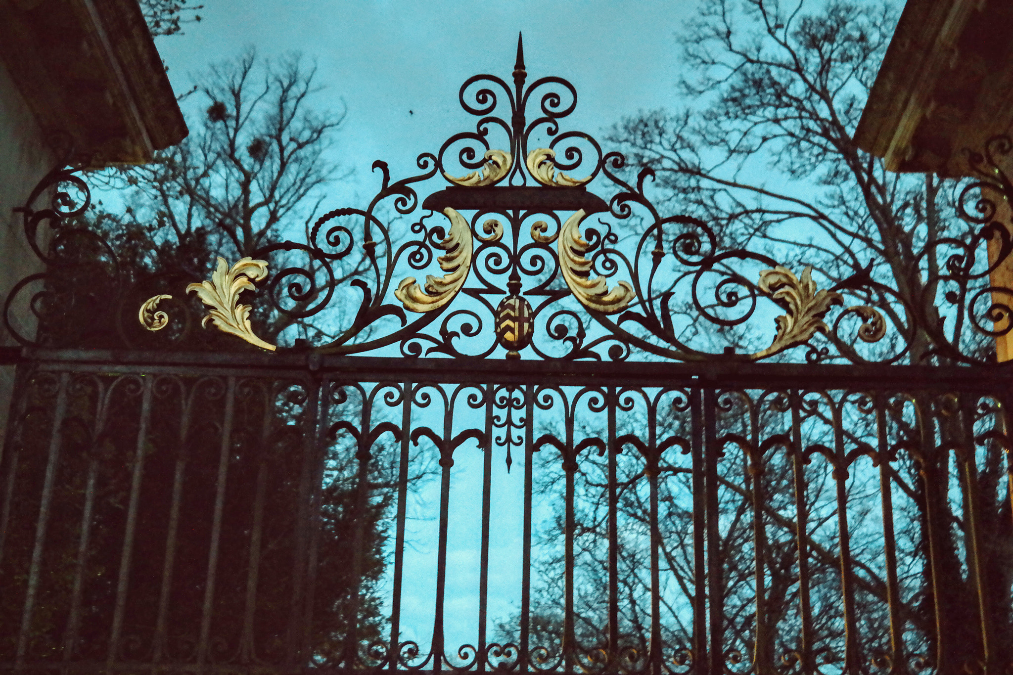 Samsung EK-GN120 sample photo. The gate of clare college cambridge photography