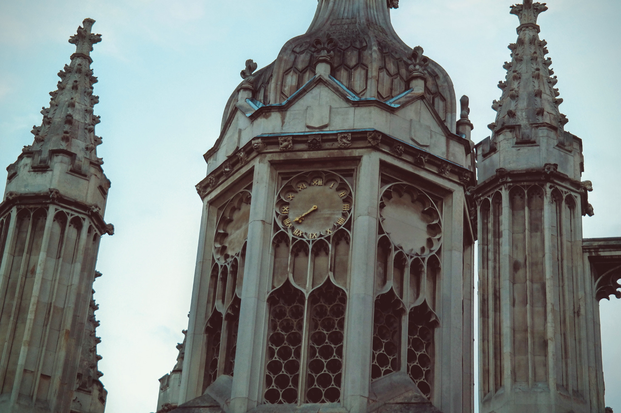 Samsung EK-GN120 sample photo. Kings college clock photography