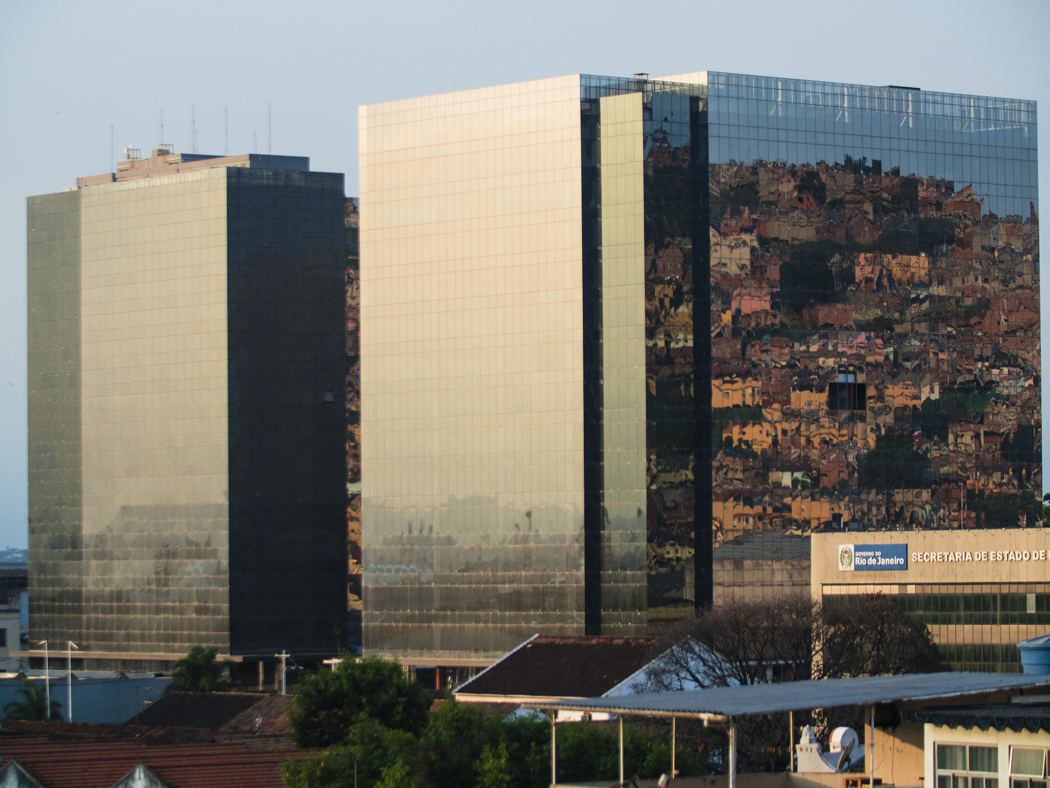 Panasonic Lumix DMC-GH4 sample photo. Favela photography