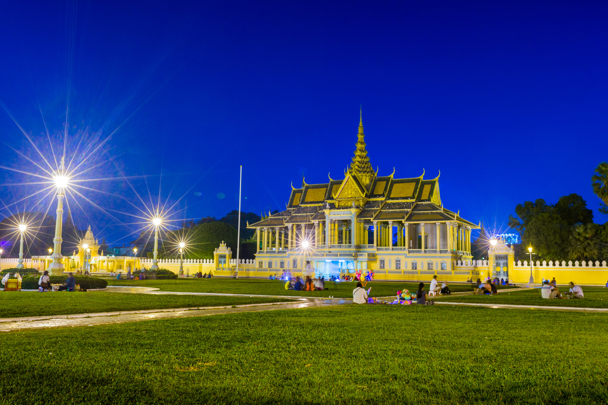 Nikon Df + Sigma 35mm F1.4 DG HSM Art sample photo. Night view at cambodia. photography