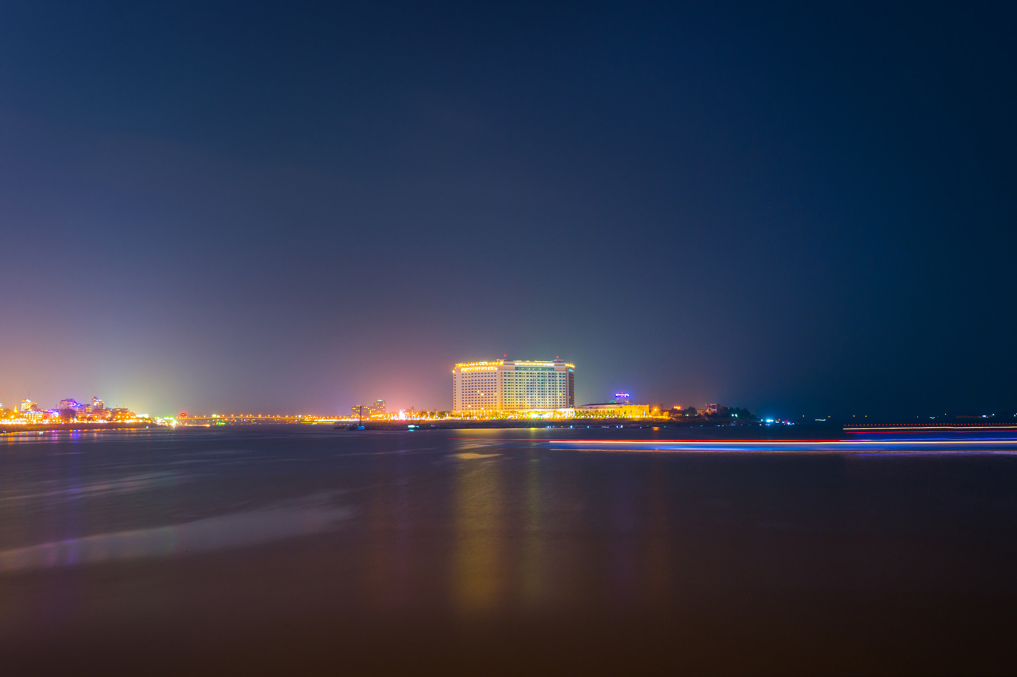 Nikon Df + Sigma 35mm F1.4 DG HSM Art sample photo. Night view at cambodia. photography
