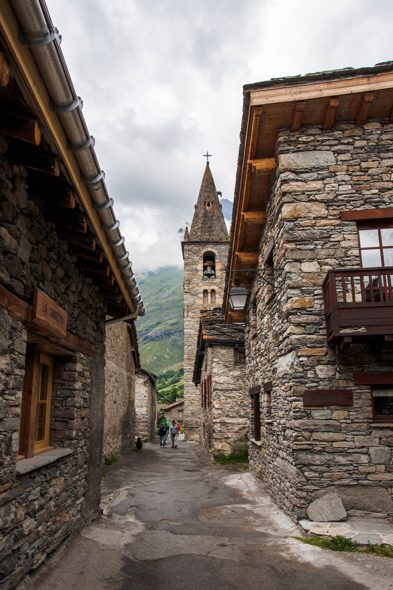 Sony Alpha DSLR-A700 sample photo. Romantic village 4 photography