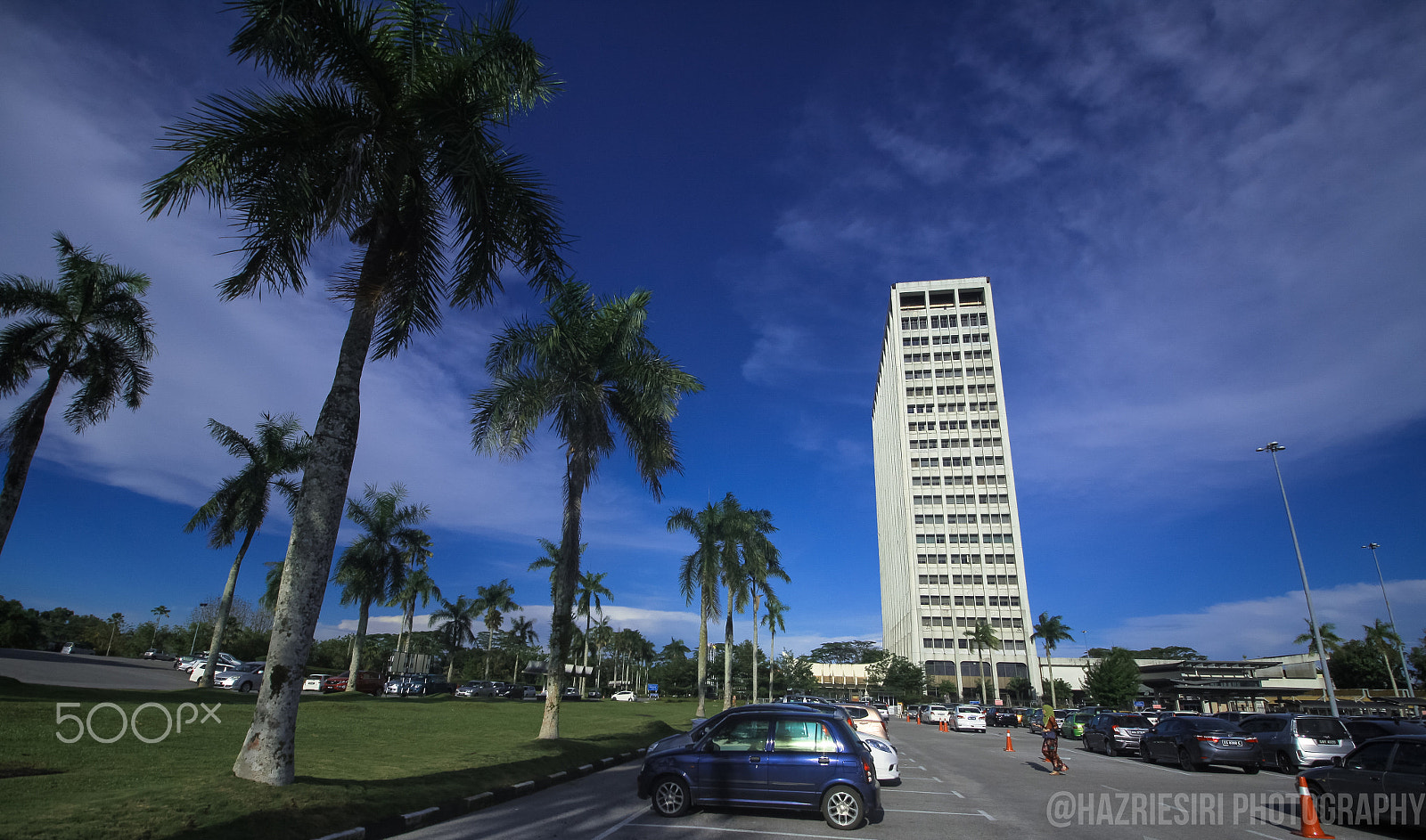 Canon EF-S 10-18mm F4.5–5.6 IS STM sample photo. Blue sky blue photography