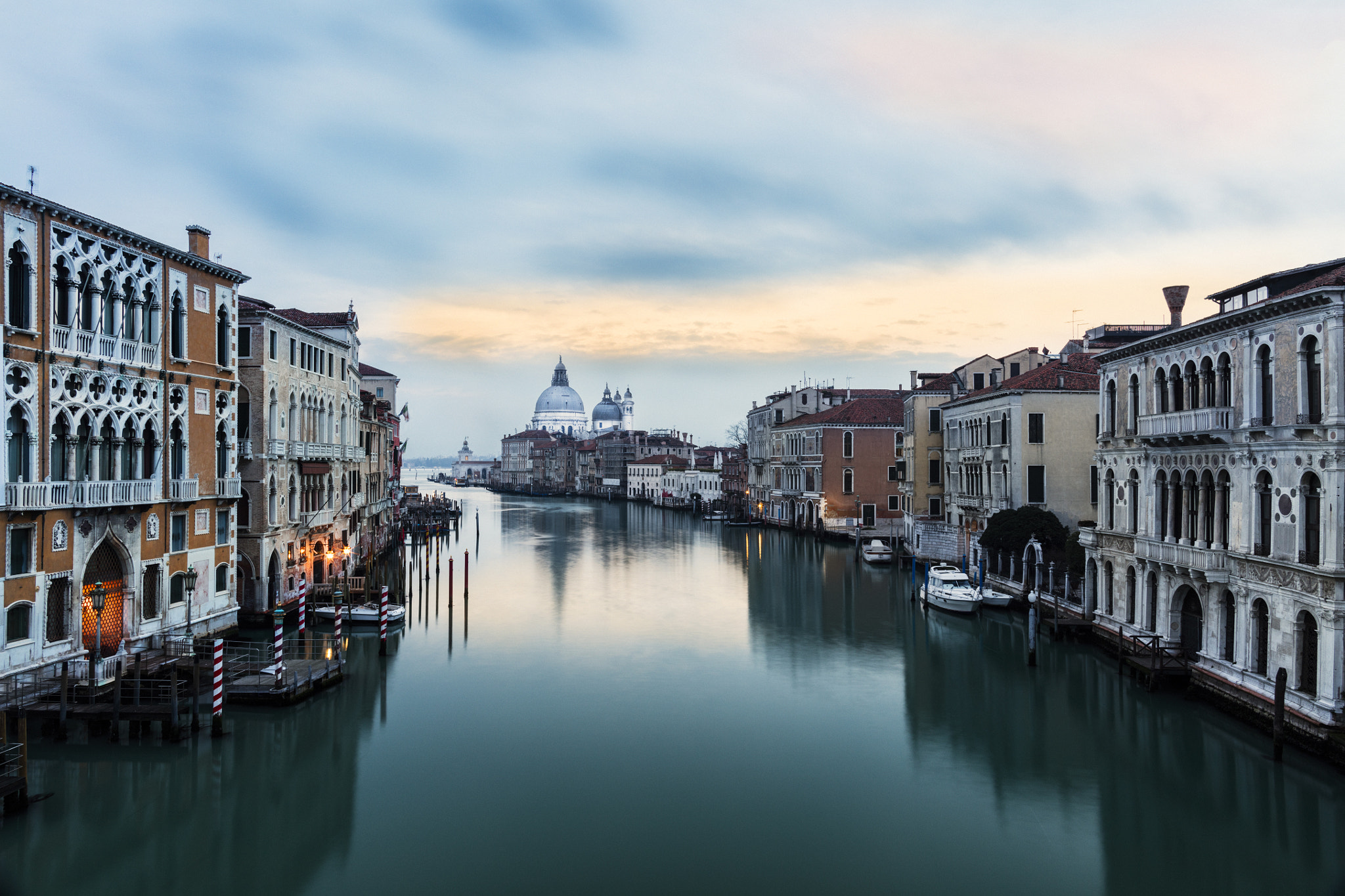 Canon EF 24mm F1.4L II USM sample photo. The most beautiful city in the world. romantic city on the water photography