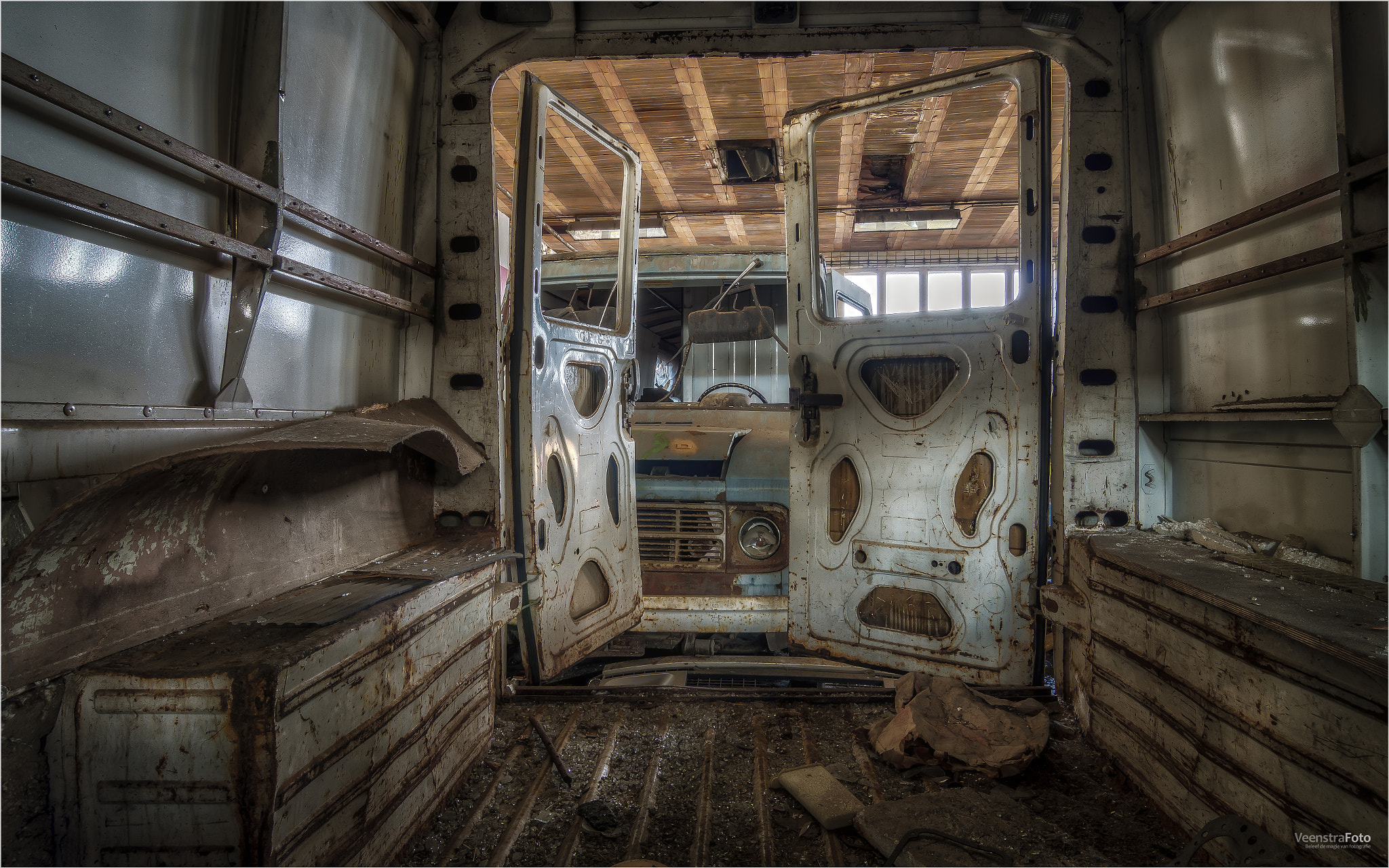 Tokina AT-X Pro 12-24mm F4 (IF) DX sample photo. Charbonnage du renard - back seat of the van! photography