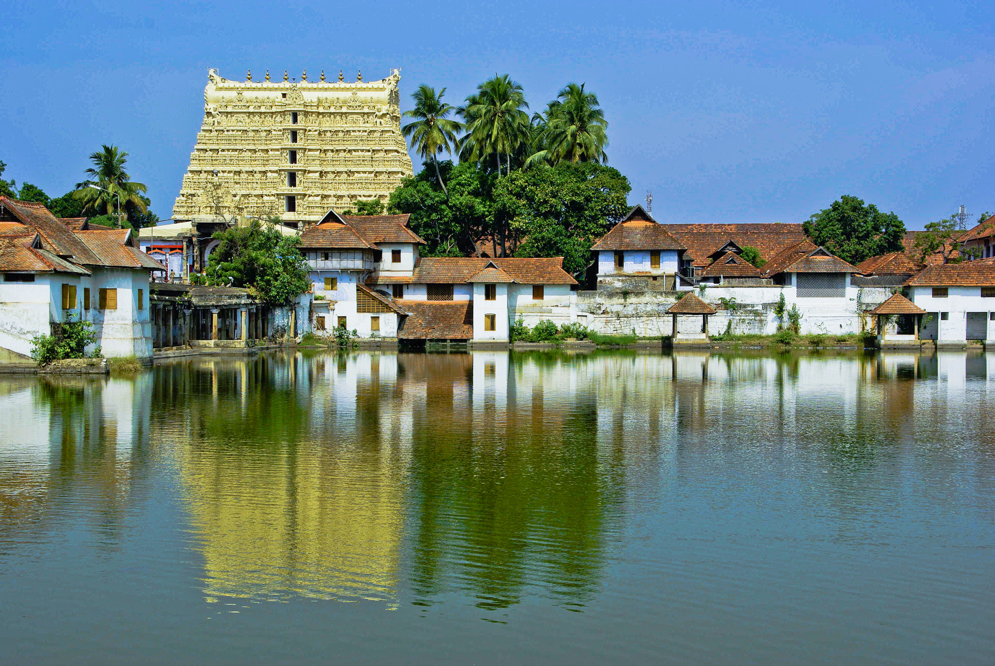 Pentax K200D + Sigma sample photo. Padmanabhaswamy temple in trivandrum photography