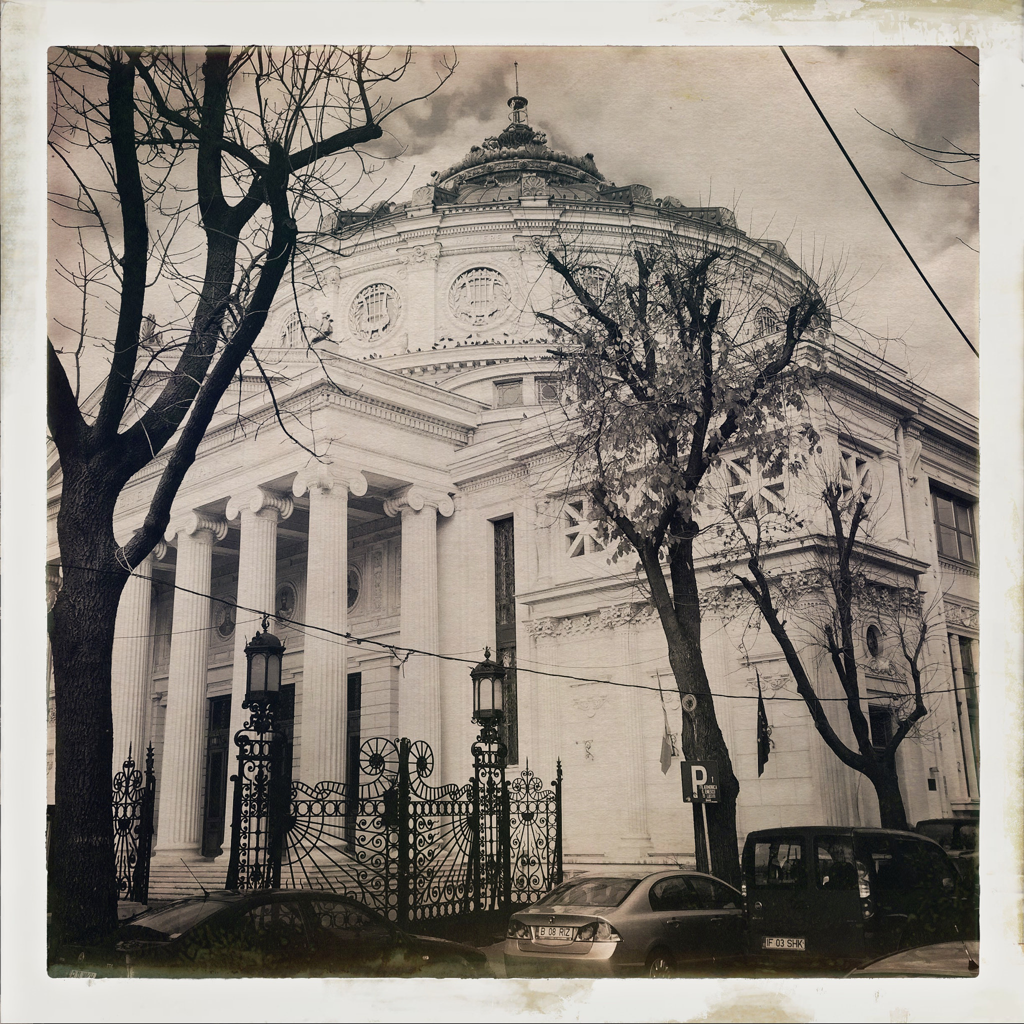 Hipstamatic 302 sample photo. Atheneum photography