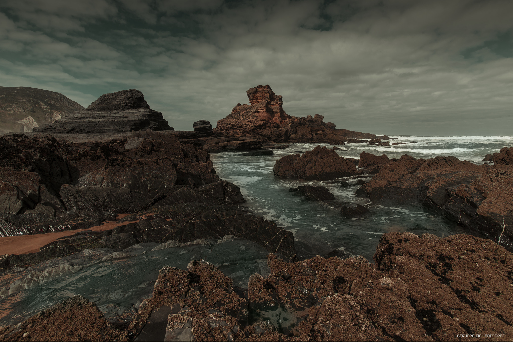 Nikon D810 + Sigma 17-35mm F2.8-4 EX DG  Aspherical HSM sample photo. Algarve seascape photography