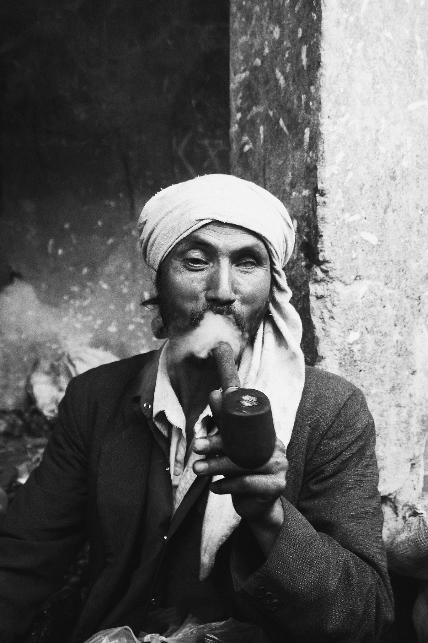 Sony Alpha NEX-5N sample photo. Man from the khasi tribe, india, smoking opium photography