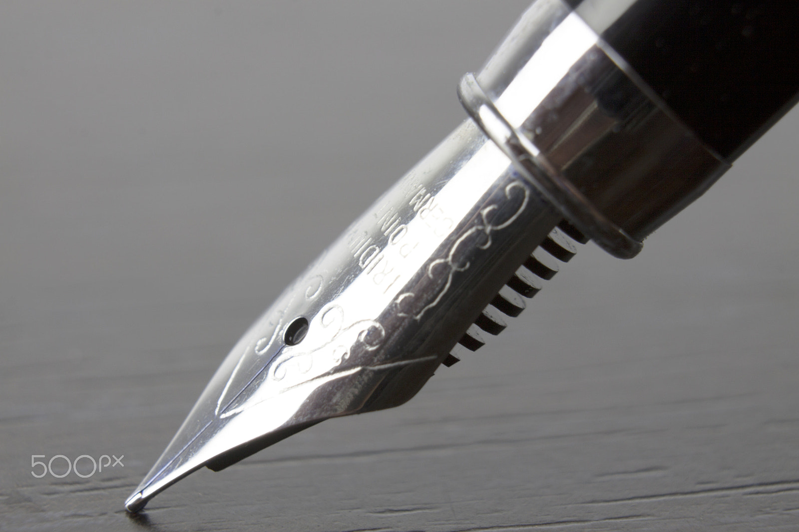 Canon EF-S 18-55mm F3.5-5.6 III sample photo. Pen macro picture photography
