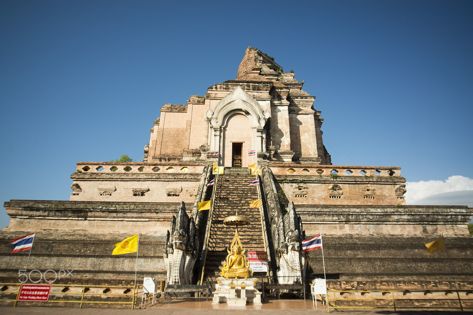 Sigma 17-35mm F2.8-4 EX DG  Aspherical HSM sample photo. Asia thailand chiang wat chedi luang photography