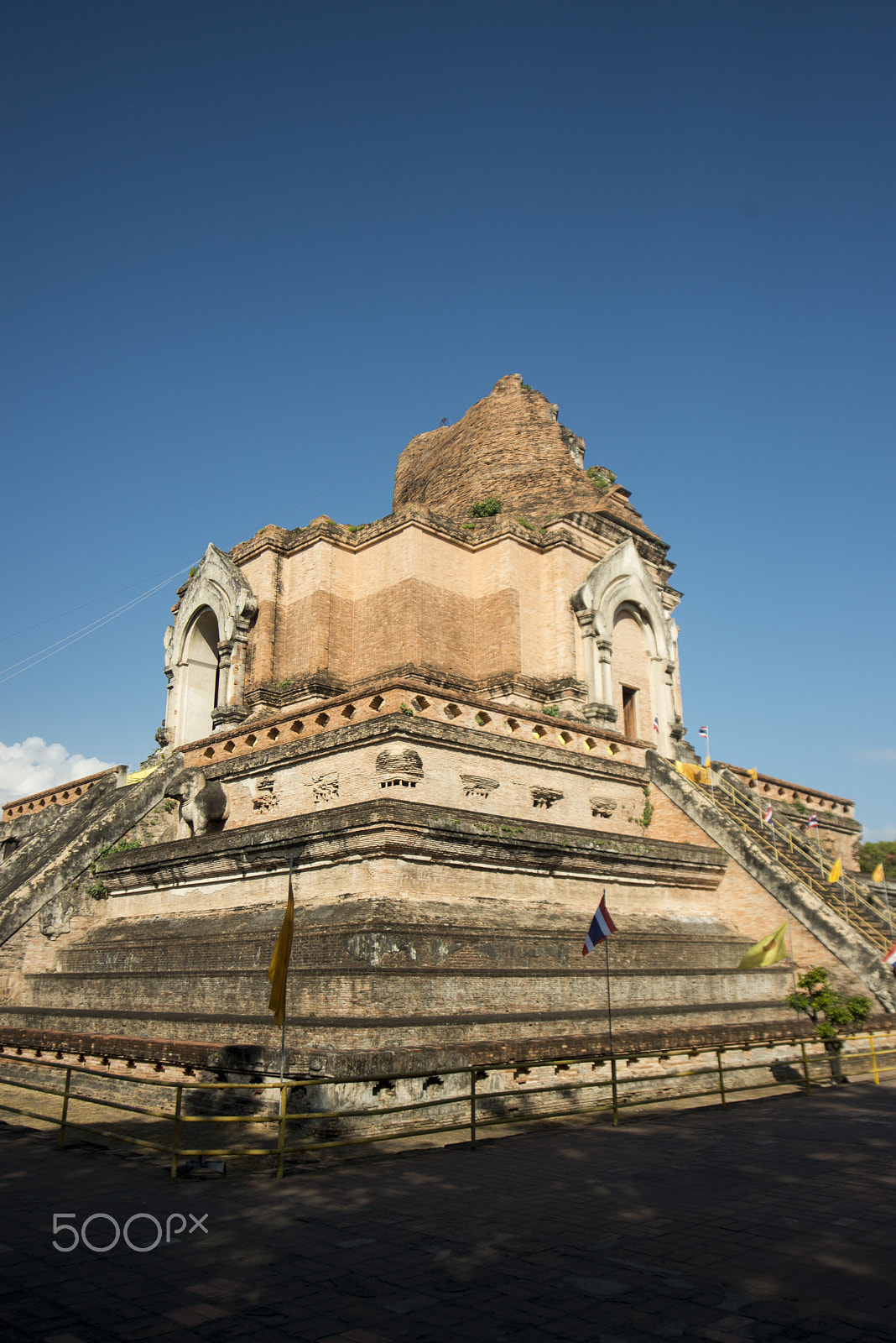 Sigma 17-35mm F2.8-4 EX DG  Aspherical HSM sample photo. Asia thailand chiang wat chedi luang photography