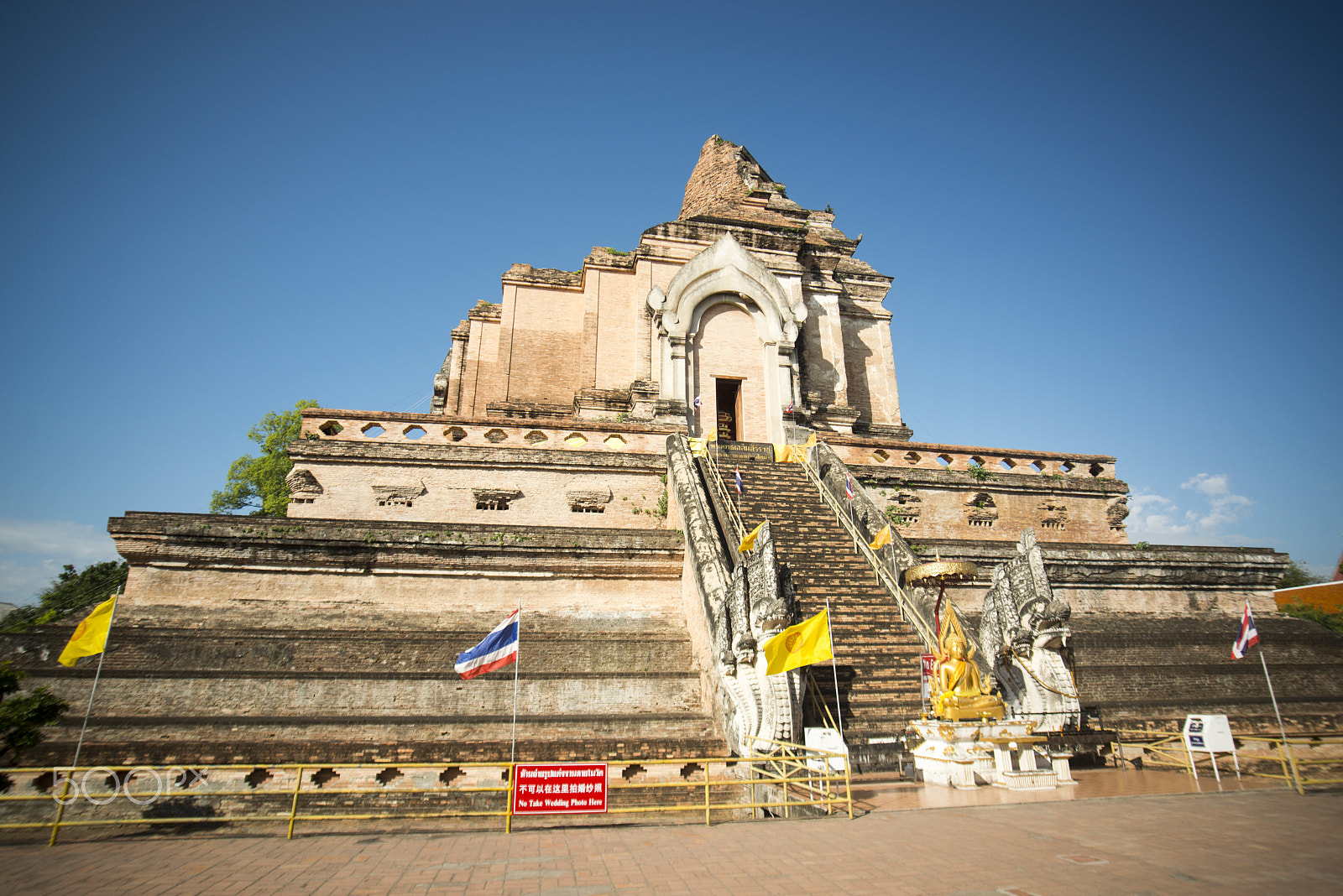 Sigma 17-35mm F2.8-4 EX DG  Aspherical HSM sample photo. Asia thailand chiang wat chedi luang photography